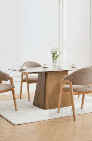 Lot de 2 chaises avec accoudoirs en tissu bouclette et bois d'hévéa